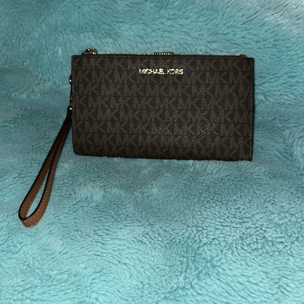 Michael Kors Wristlet